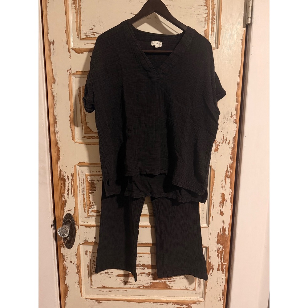 Wonderly Black Gauze Two Piece Set V-Neck Top and Pants Petite Large